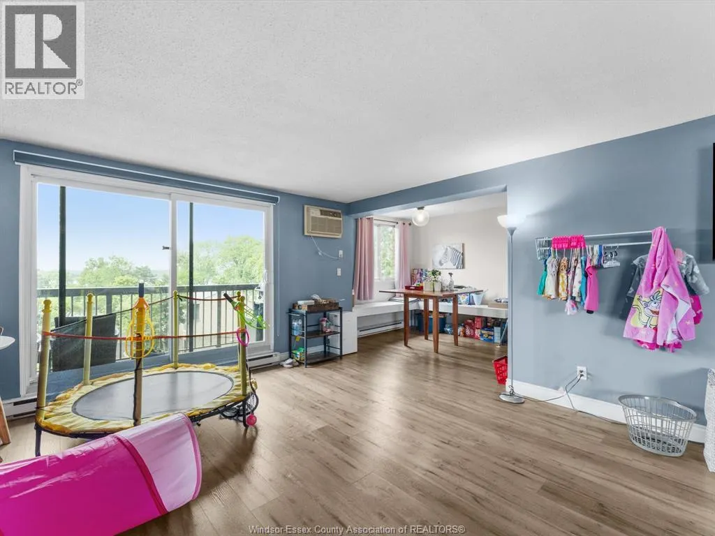 3636 Wyandotte STREET East Unit# 503