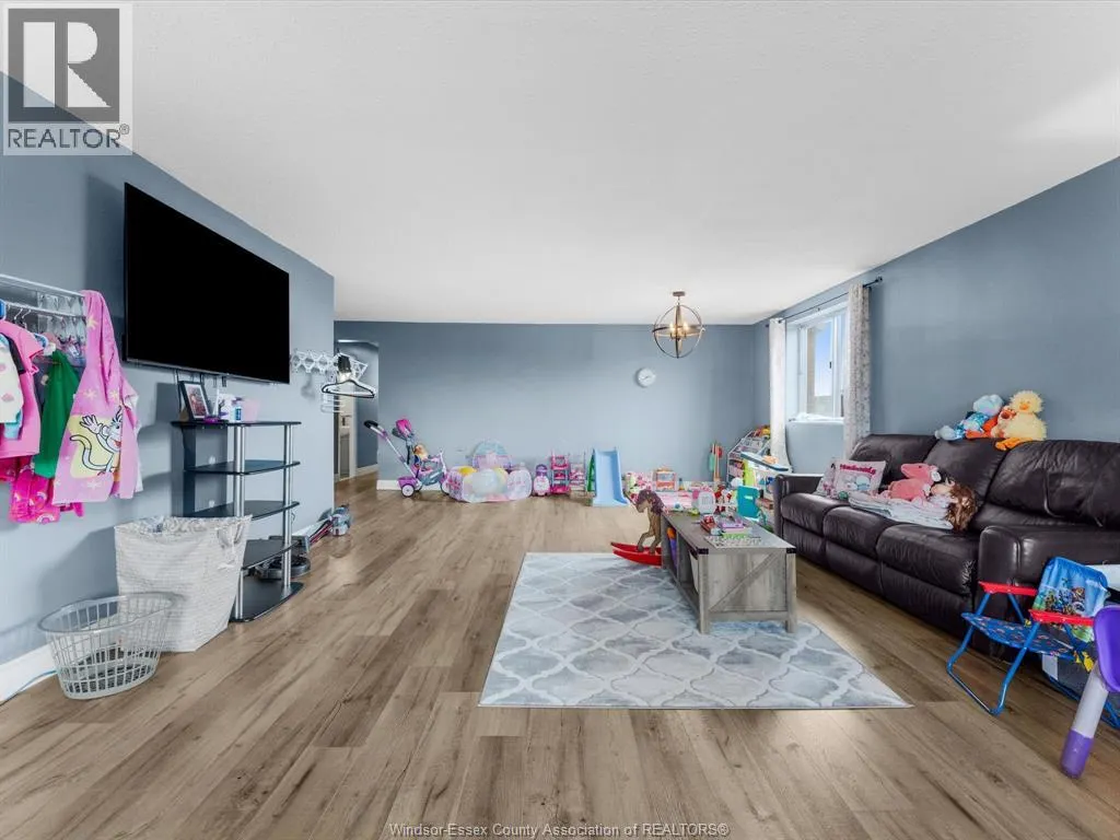 3636 Wyandotte STREET East Unit# 503