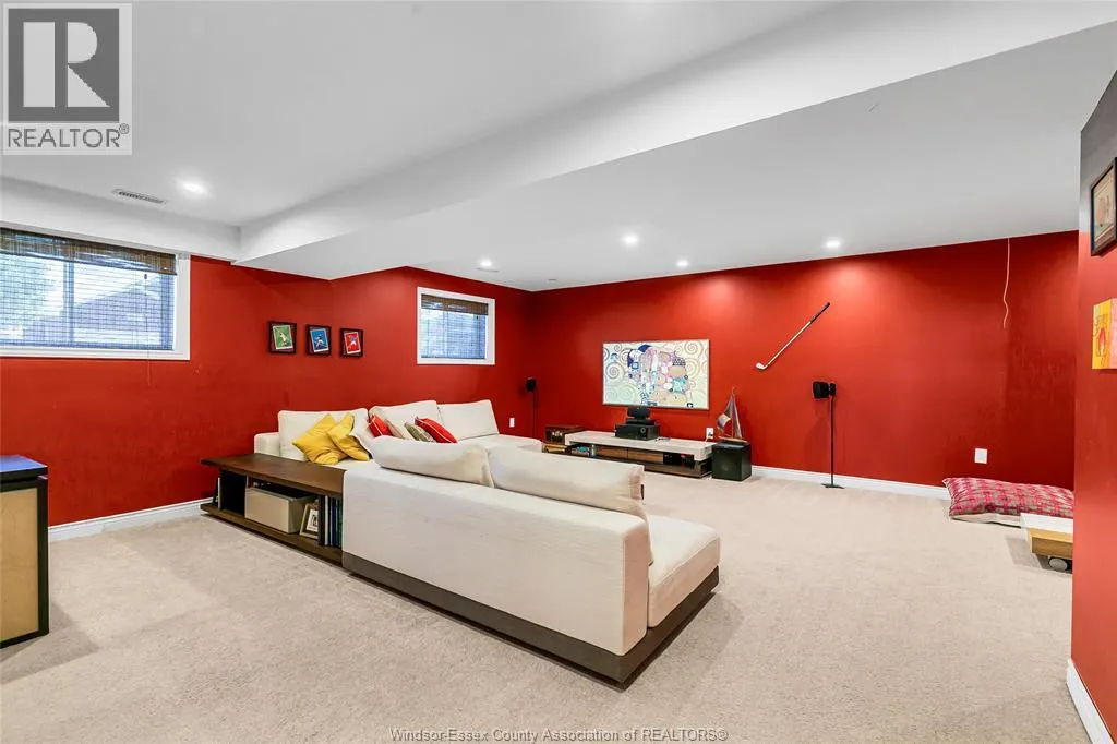 398 POPLAR DRIVE