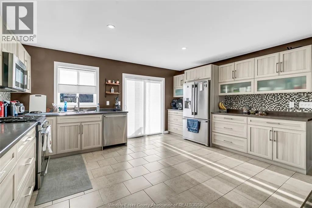 398 POPLAR DRIVE
