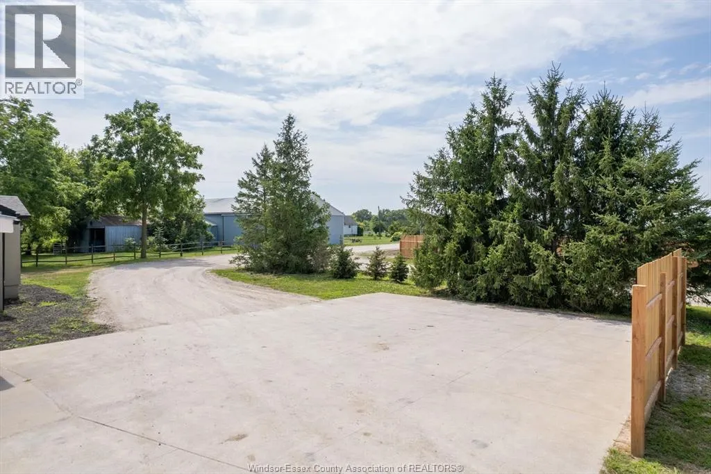 5801 CONCESSION 5 North
