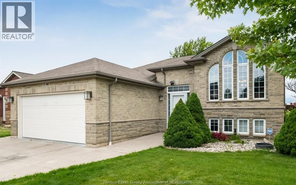 89 HAZEL CRESCENT