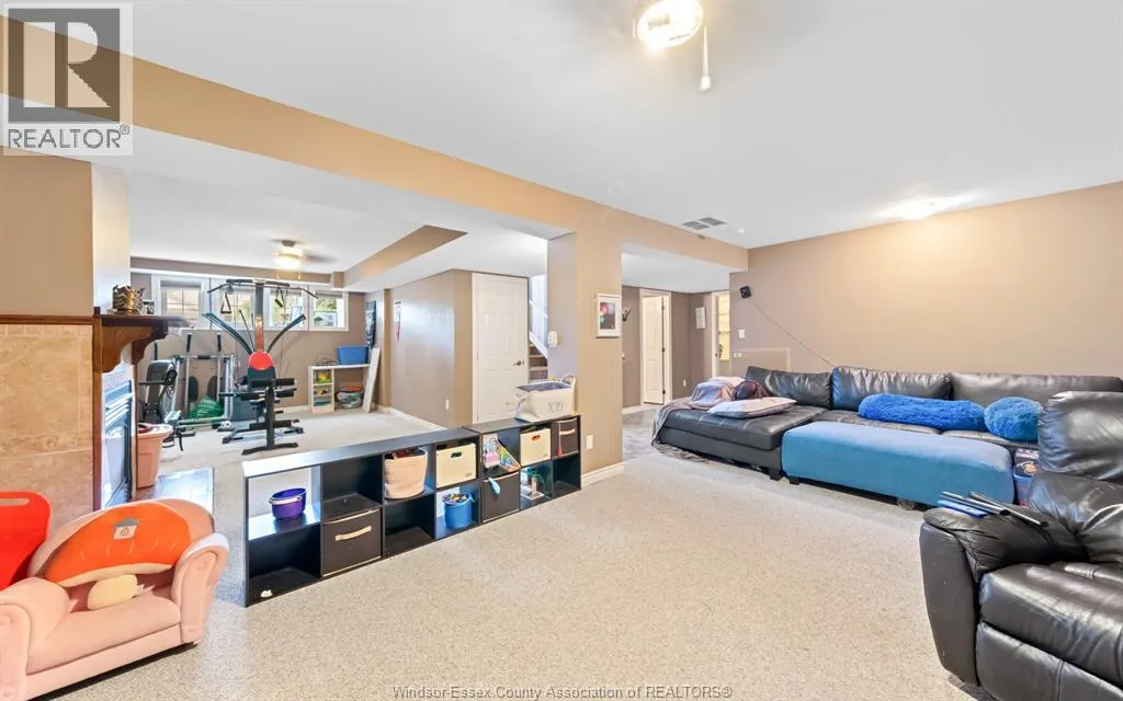 89 HAZEL CRESCENT