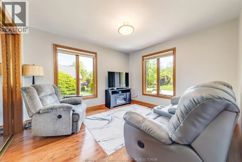 211 WOODLAND DRIVE