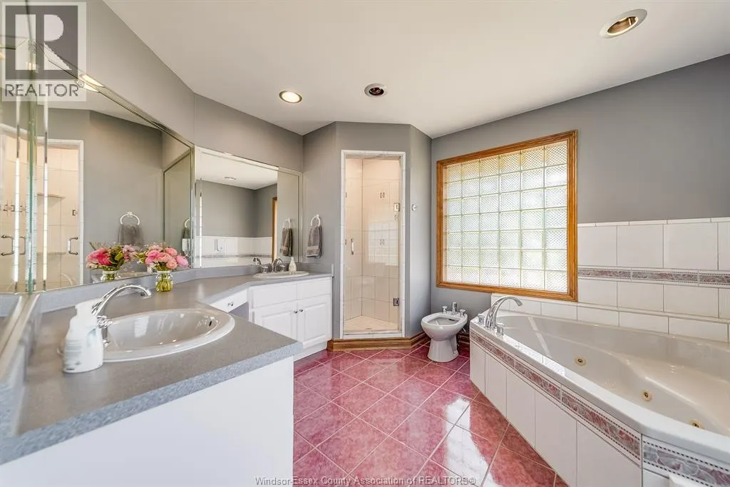 211 WOODLAND DRIVE