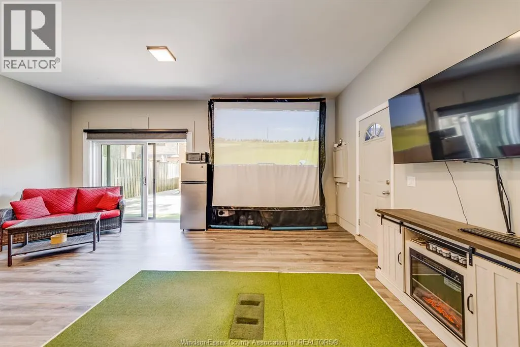 211 WOODLAND DRIVE