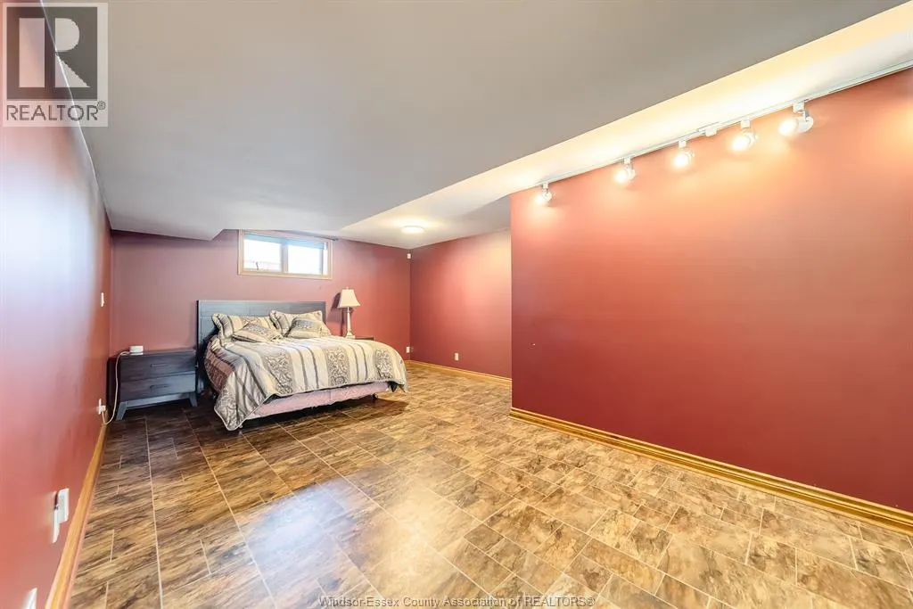 211 WOODLAND DRIVE
