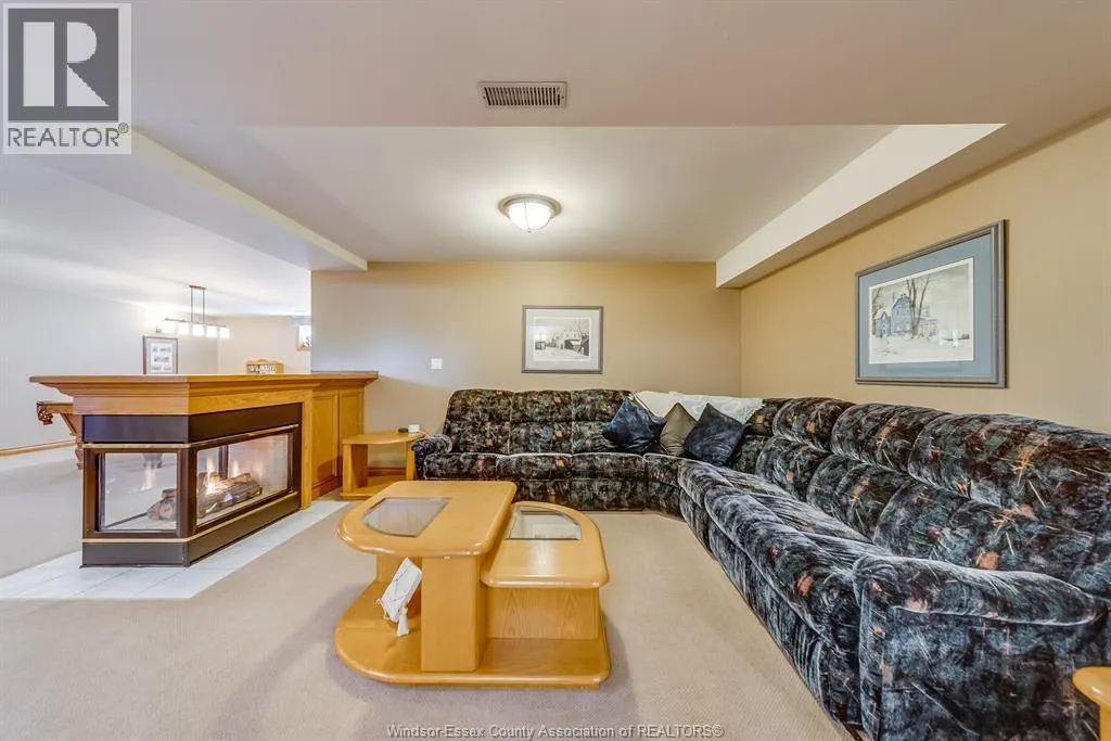 211 WOODLAND DRIVE