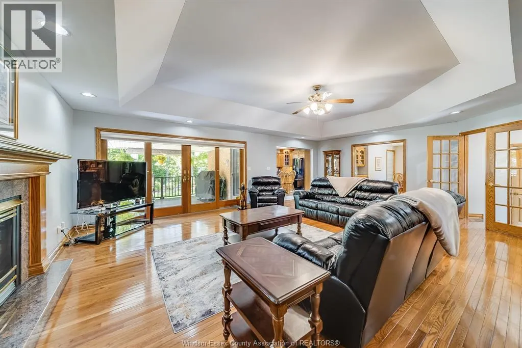 211 WOODLAND DRIVE