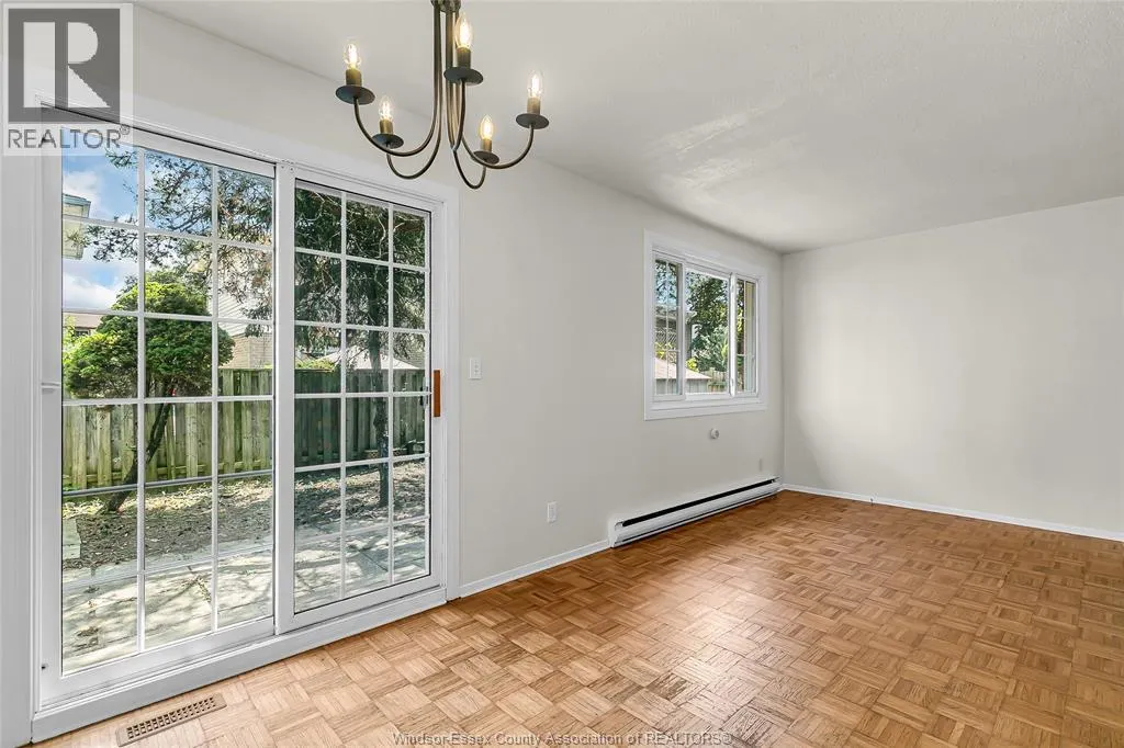 1366 BAYSWATER CRESCENT