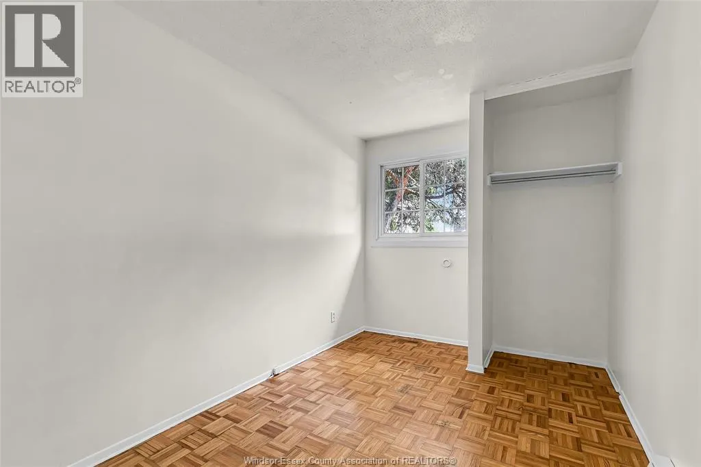 1366 BAYSWATER CRESCENT