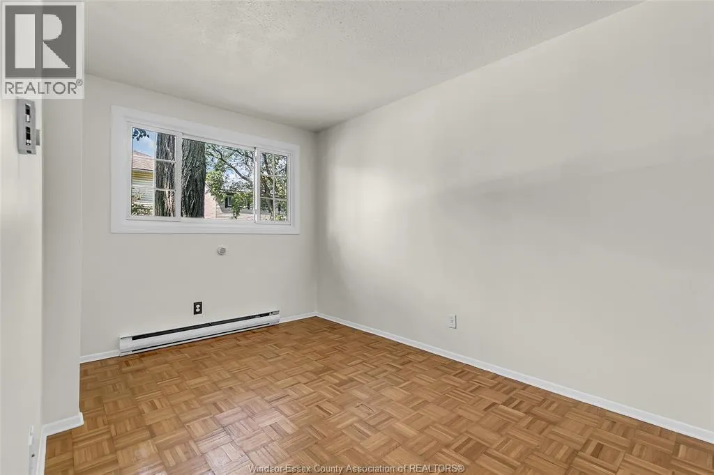 1366 BAYSWATER CRESCENT
