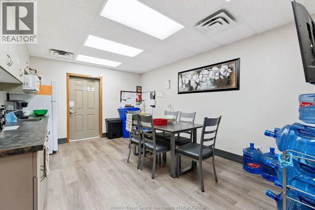 39 MAIDSTONE AVENUE East