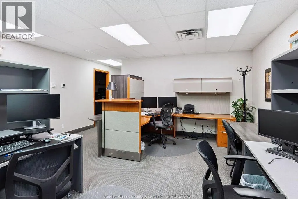 39 MAIDSTONE AVENUE East
