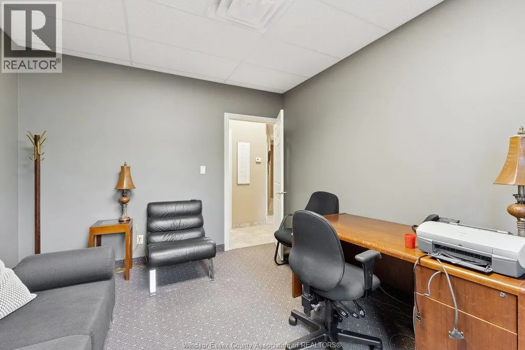 39 MAIDSTONE AVENUE East