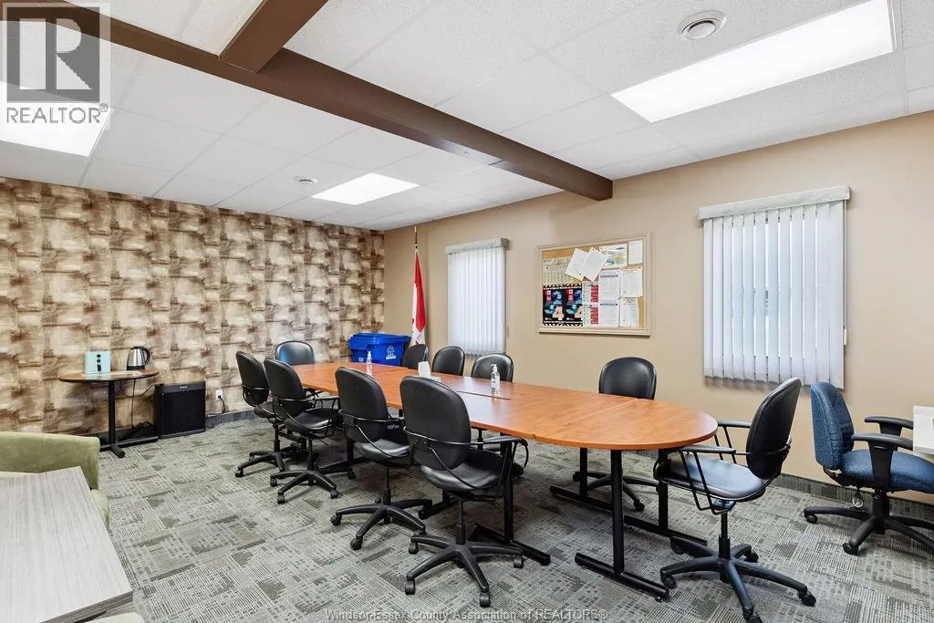 39 MAIDSTONE AVENUE East