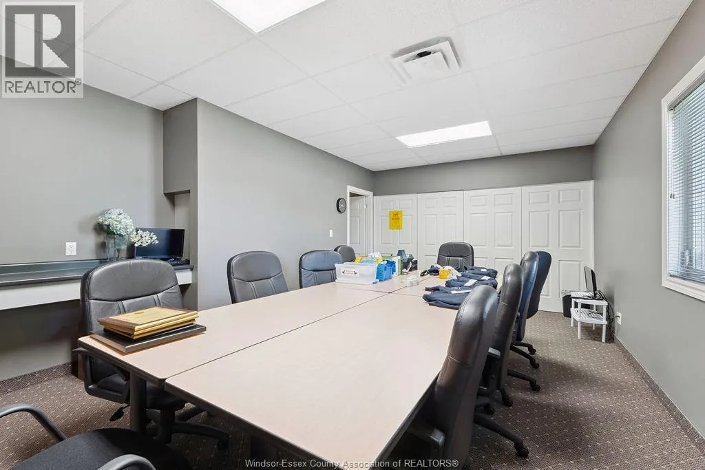 39 MAIDSTONE AVENUE East