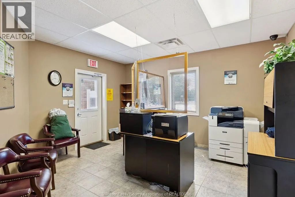 39 MAIDSTONE AVENUE East