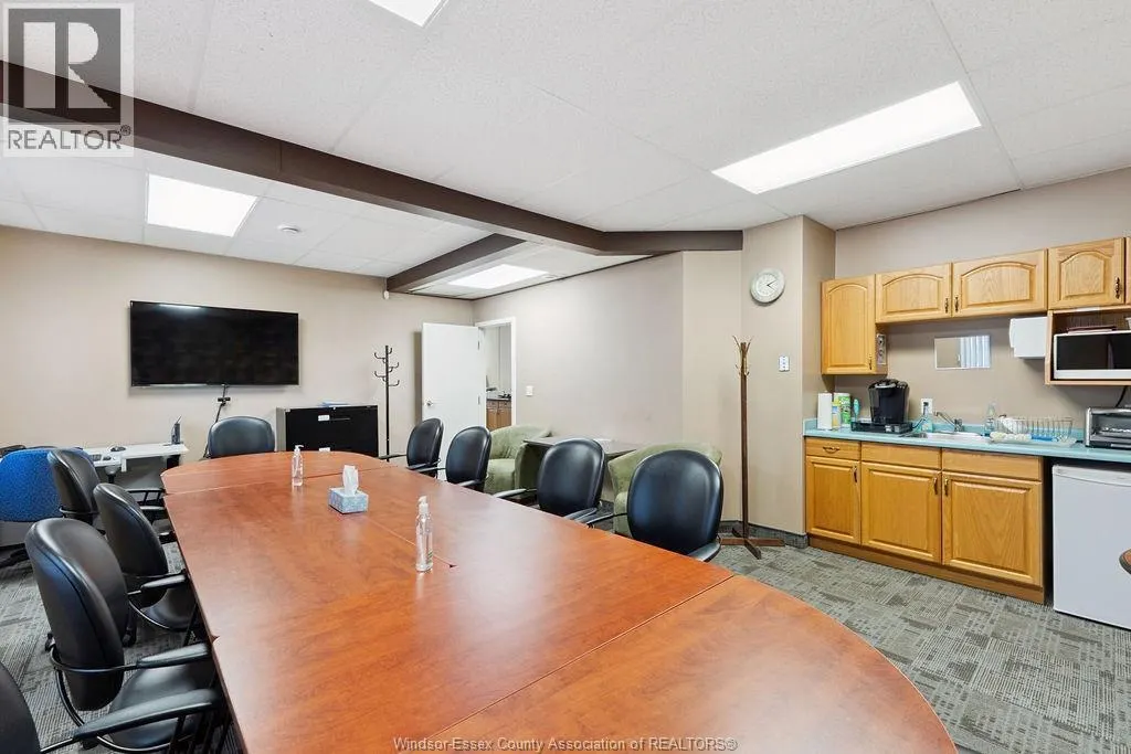 39 MAIDSTONE AVENUE East