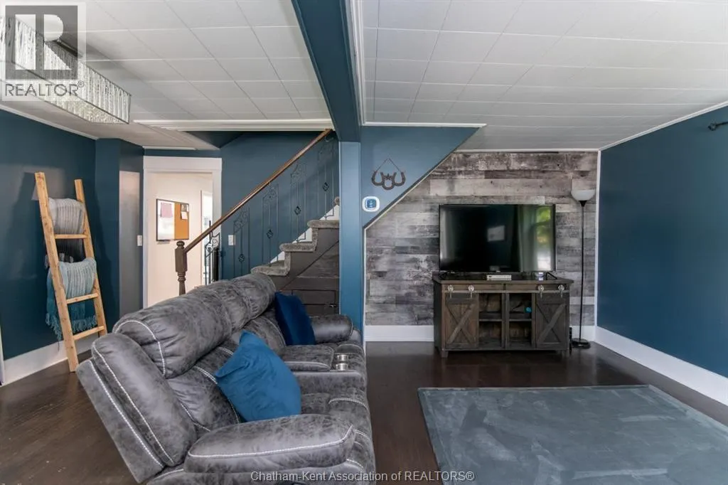1131 ELGIN STREET