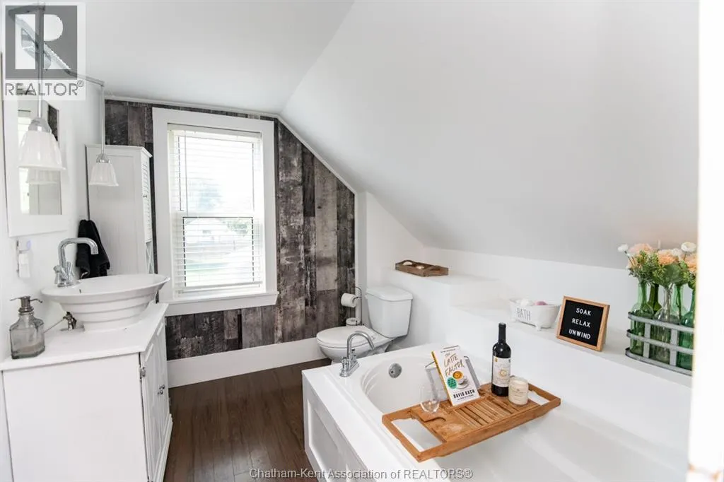 1131 ELGIN STREET