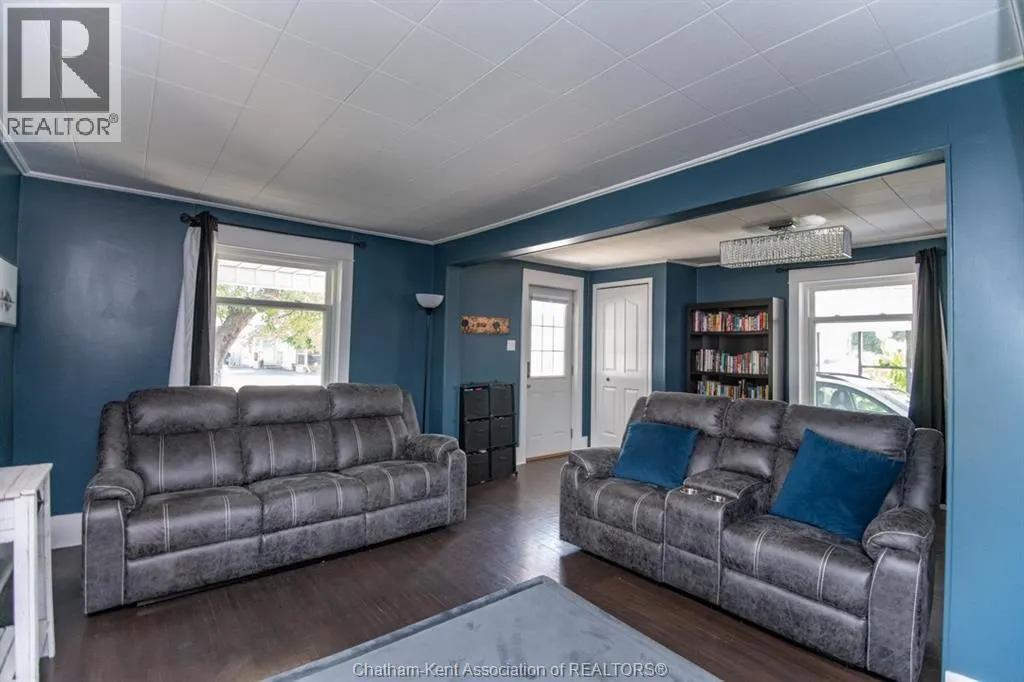1131 ELGIN STREET