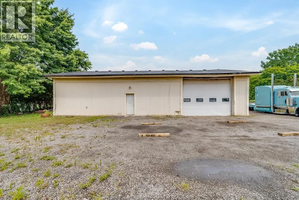 737-739 COUNTY RD 2