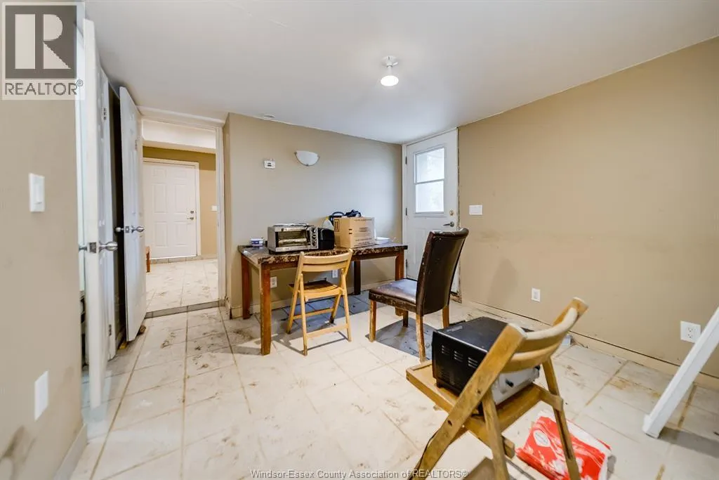 737-739 COUNTY RD 2