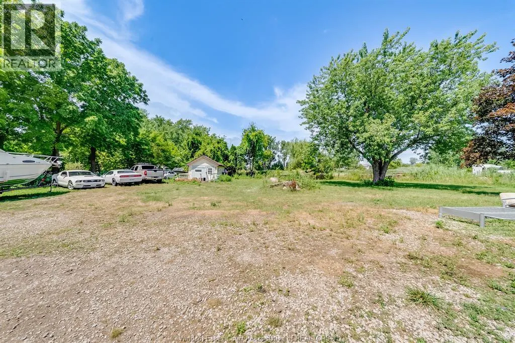 737-739 COUNTY RD 2