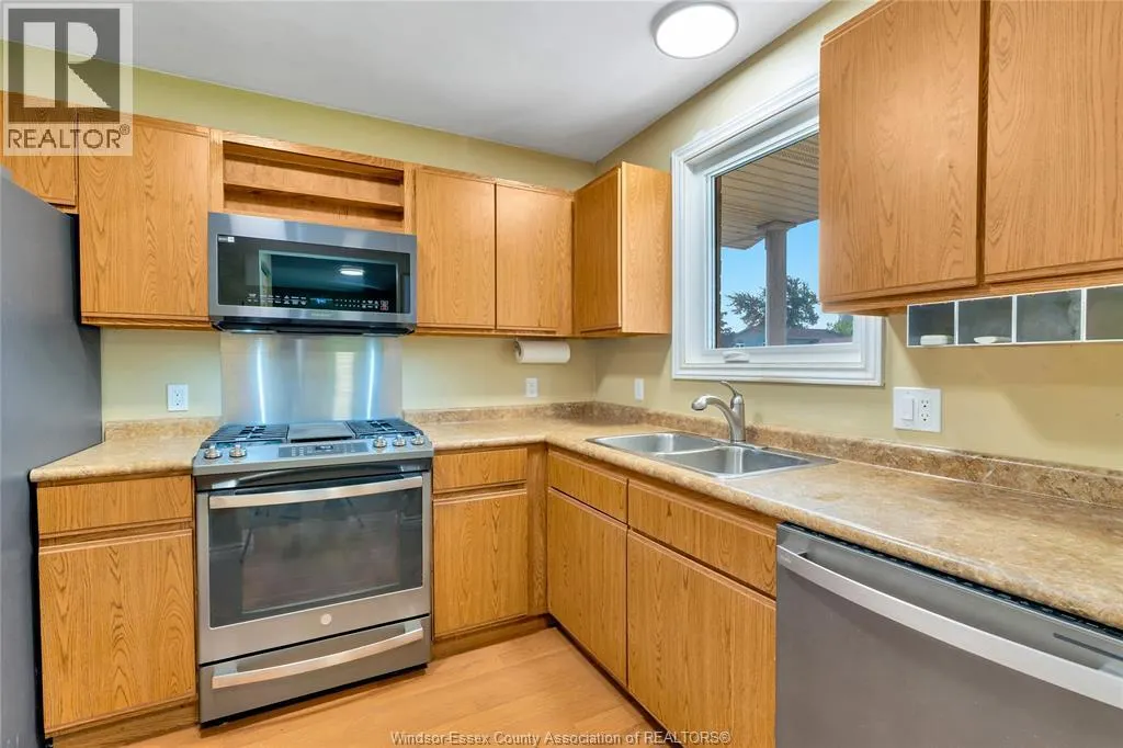 14 Azar AVENUE