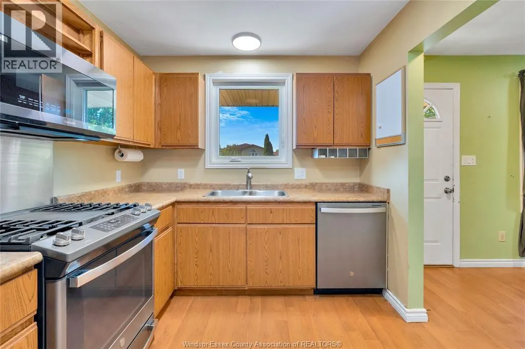 14 Azar AVENUE