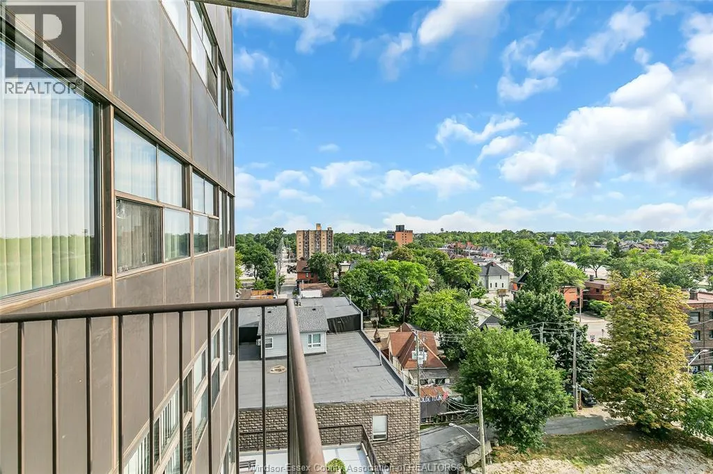 515 RIVERSIDE DRIVE W Unit# 806