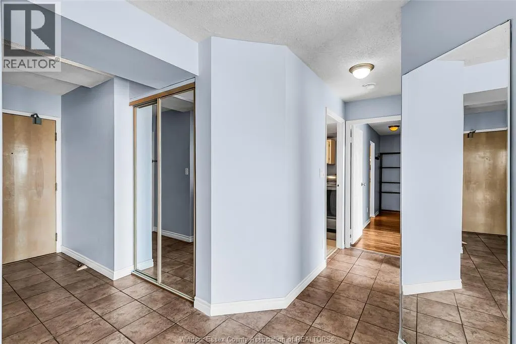 515 RIVERSIDE DRIVE W Unit# 806