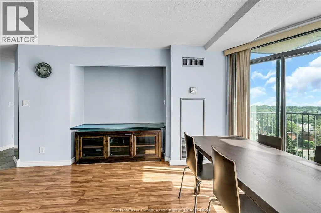 515 RIVERSIDE DRIVE W Unit# 806