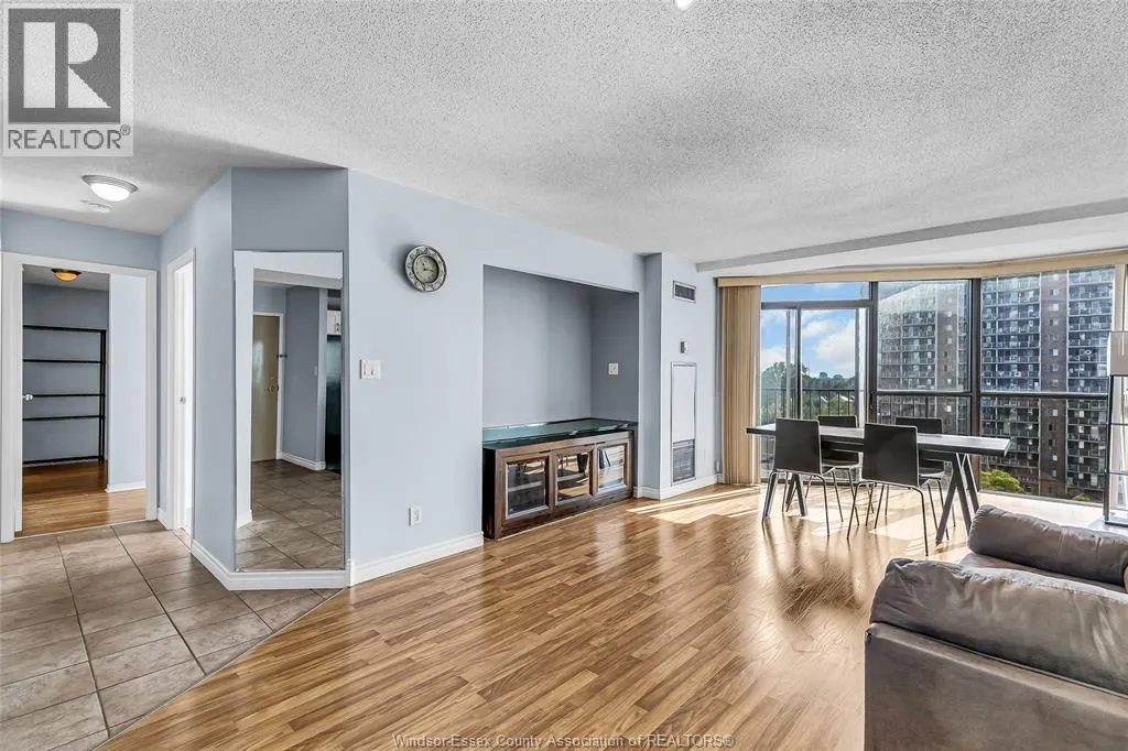 515 RIVERSIDE DRIVE W Unit# 806