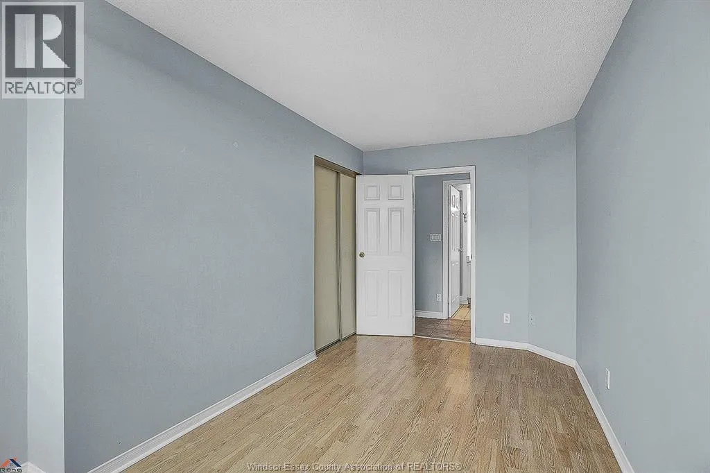 515 RIVERSIDE DRIVE W Unit# 806