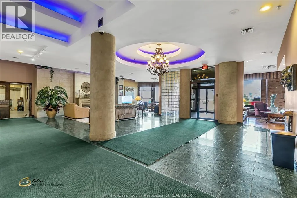 515 RIVERSIDE DRIVE W Unit# 806