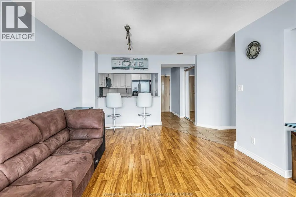515 RIVERSIDE DRIVE W Unit# 806