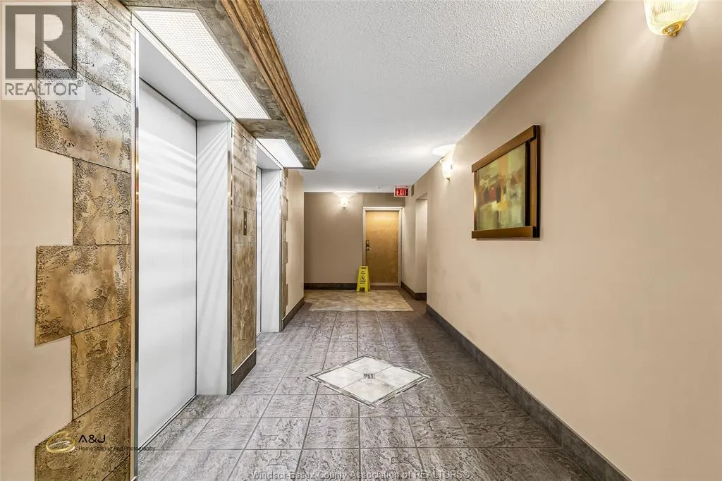 515 RIVERSIDE DRIVE W Unit# 806