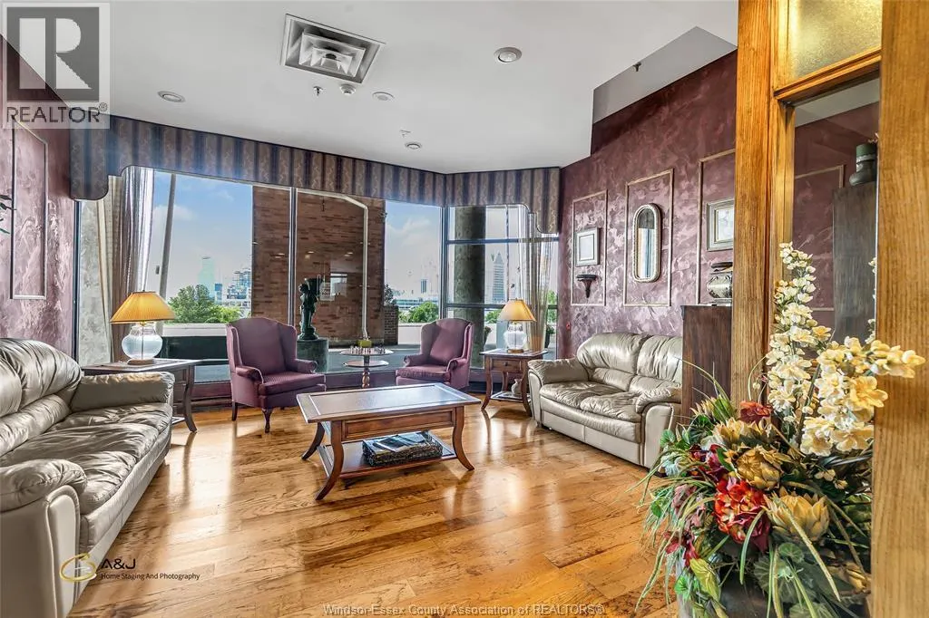 515 RIVERSIDE DRIVE W Unit# 806