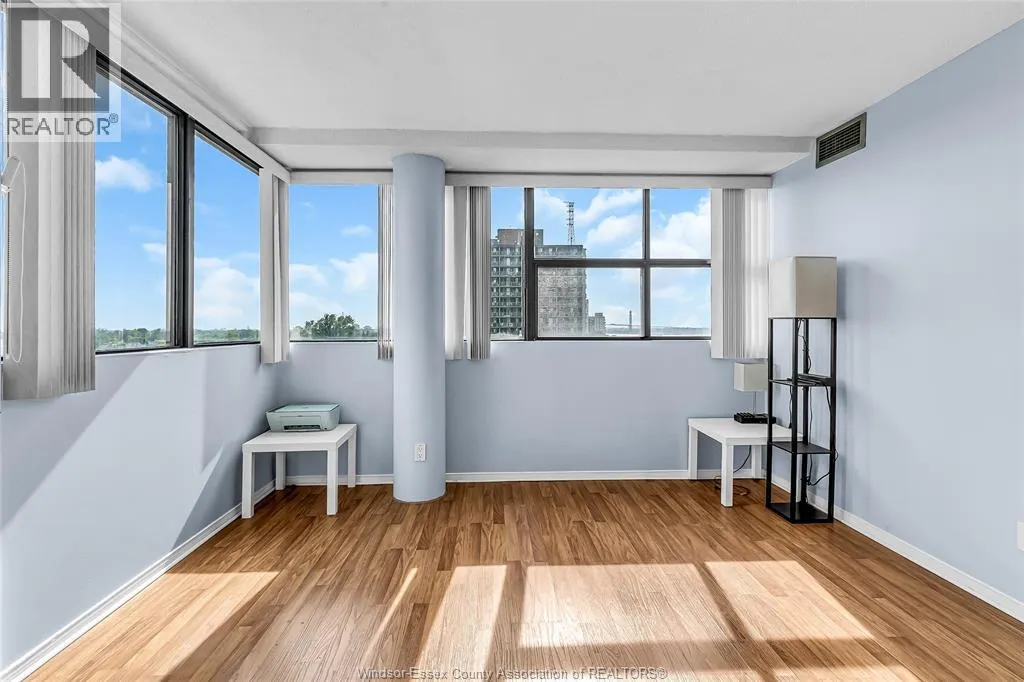 515 RIVERSIDE DRIVE W Unit# 806