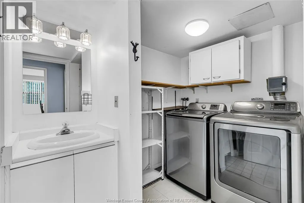 515 RIVERSIDE DRIVE W Unit# 806