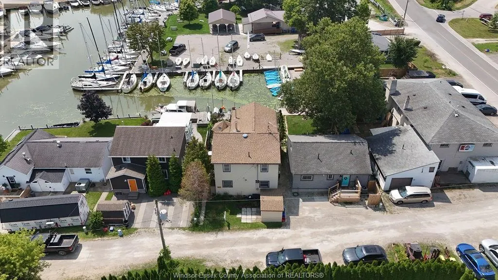 903 LORNA STREET