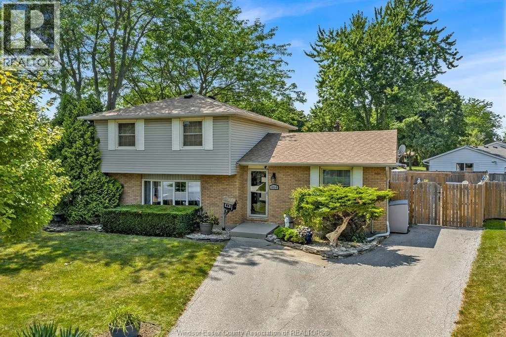 464 WALNUT DRIVE