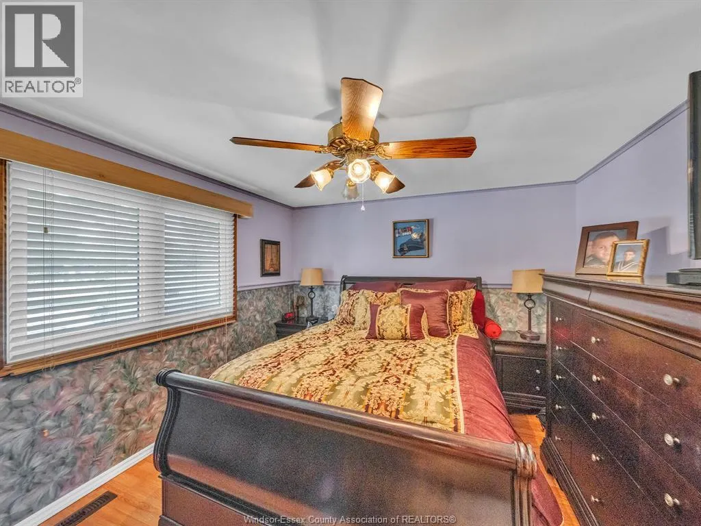 464 WALNUT DRIVE
