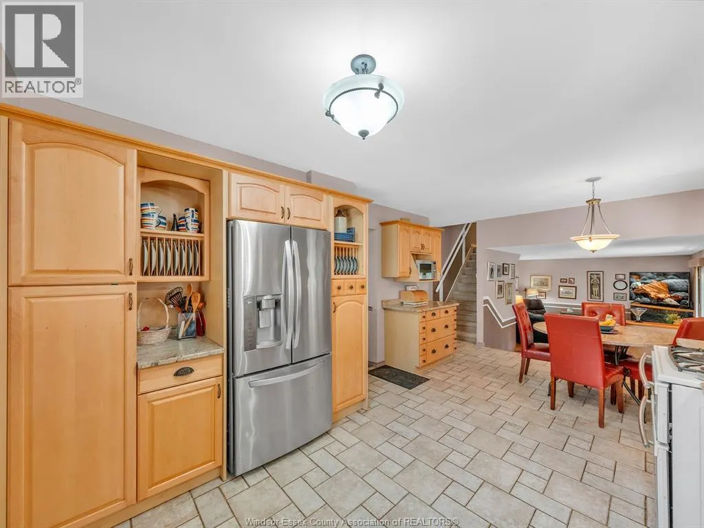 464 WALNUT DRIVE