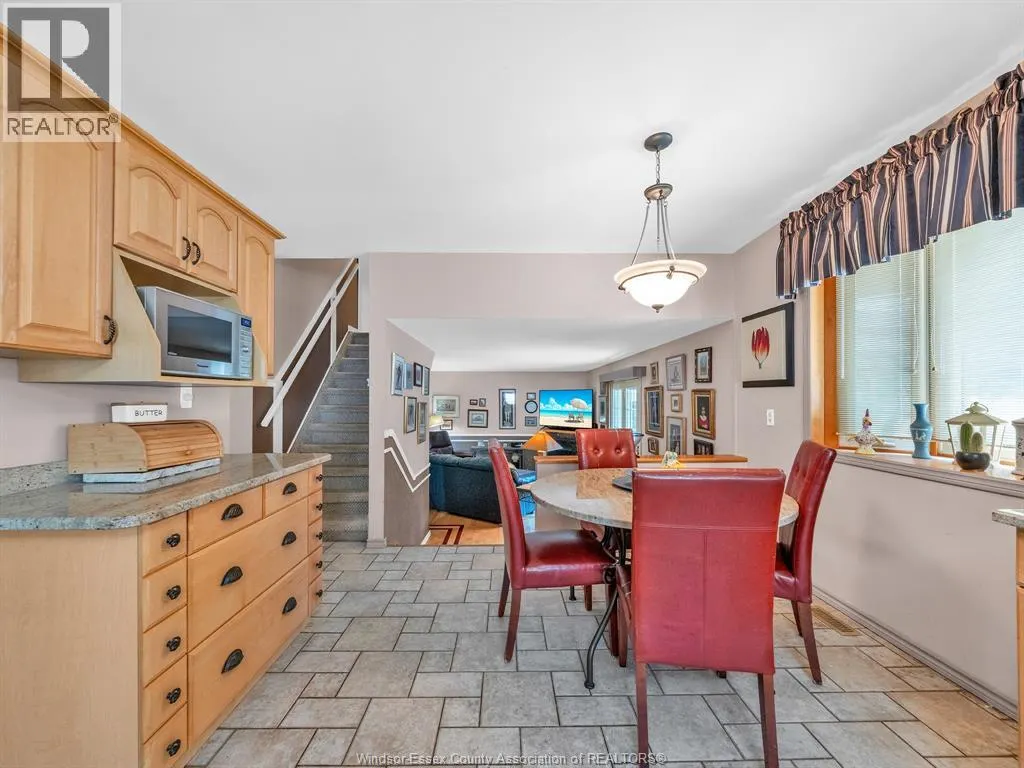 464 WALNUT DRIVE