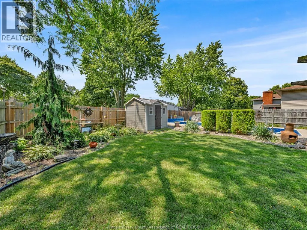 464 WALNUT DRIVE