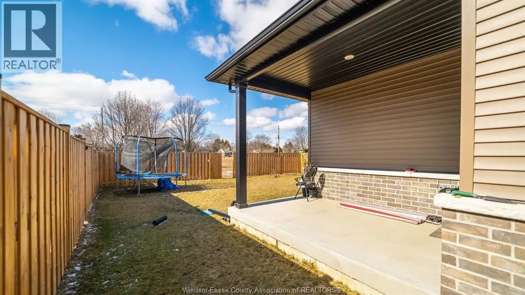 224 MOONSTONE CRESCENT