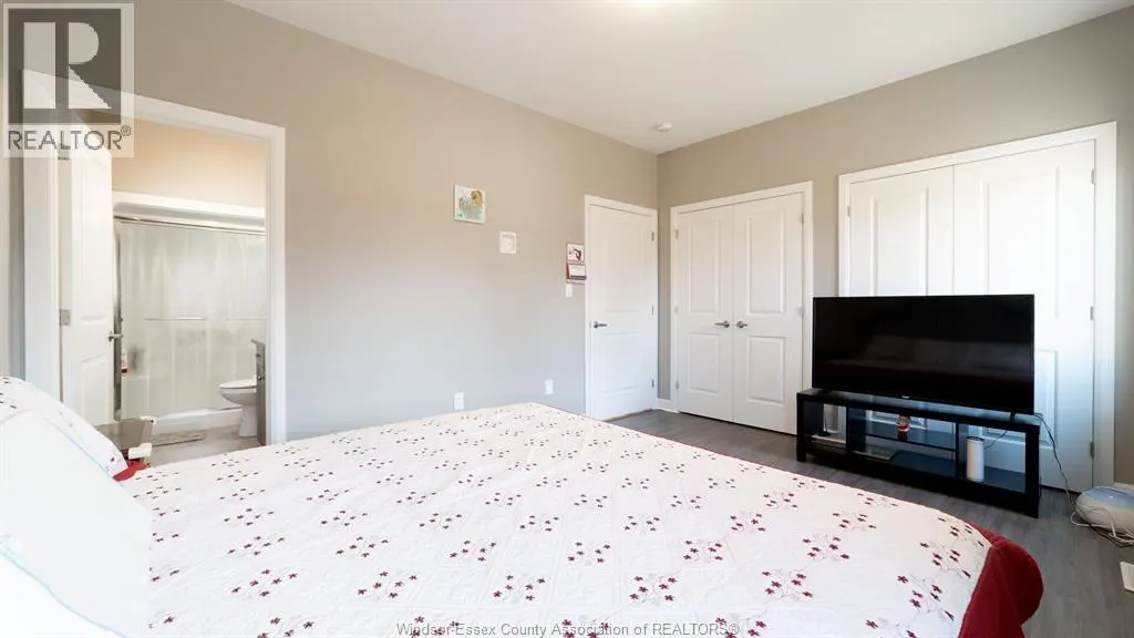 224 MOONSTONE CRESCENT
